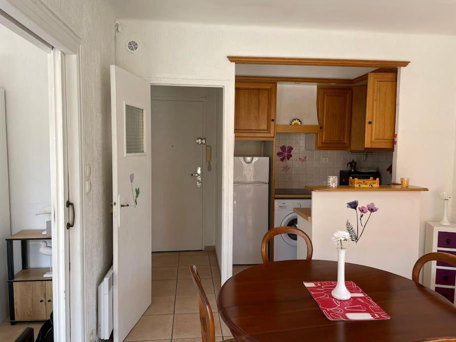 Studio A Sanary-Sur-Mer Avec Balcon A 200M Du Port Luaran gambar